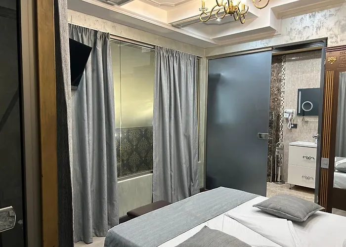 Hotel Roma & Tours